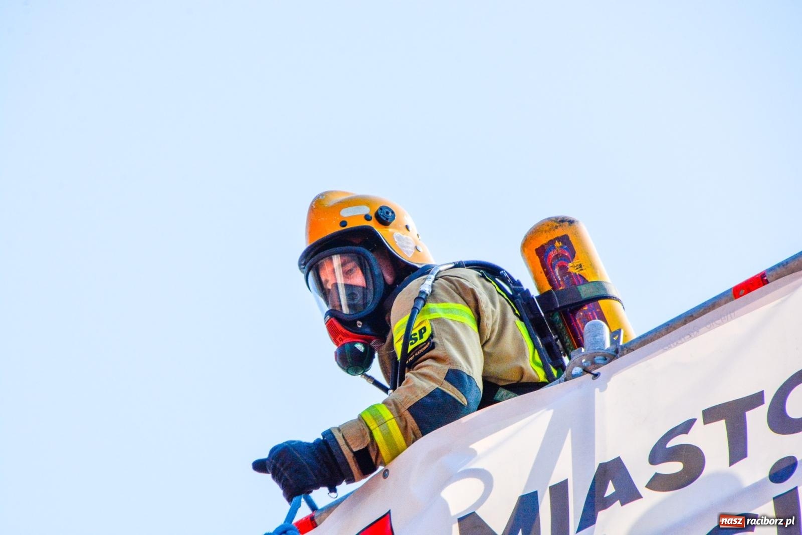 Zdjęcie w galerii na portalu naszraciborz.pl: Toughest Firefighter Racibórz - strażacka rywalizacja na pl. Dominikańskim [FOTO i WIDEO] wiadomości z regionu