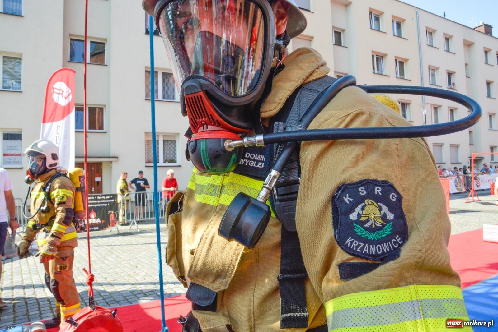 Zdjęcie w galerii na portalu naszraciborz.pl: Toughest Firefighter Racibórz - strażacka rywalizacja na pl. Dominikańskim [FOTO i WIDEO] wiadomości z regionu