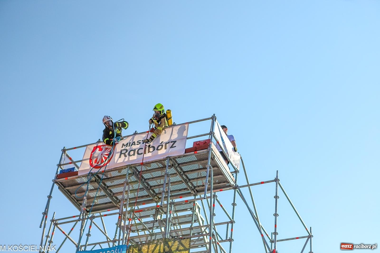 Zdjęcie w galerii na portalu naszraciborz.pl: Toughest Firefighter Racibórz - strażacka rywalizacja na pl. Dominikańskim [FOTO i WIDEO] wiadomości z regionu