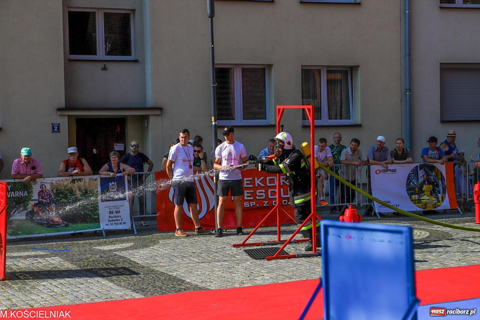 Zdjęcie w galerii na portalu naszraciborz.pl: Toughest Firefighter Racibórz - strażacka rywalizacja na pl. Dominikańskim [FOTO i WIDEO] wiadomości z regionu