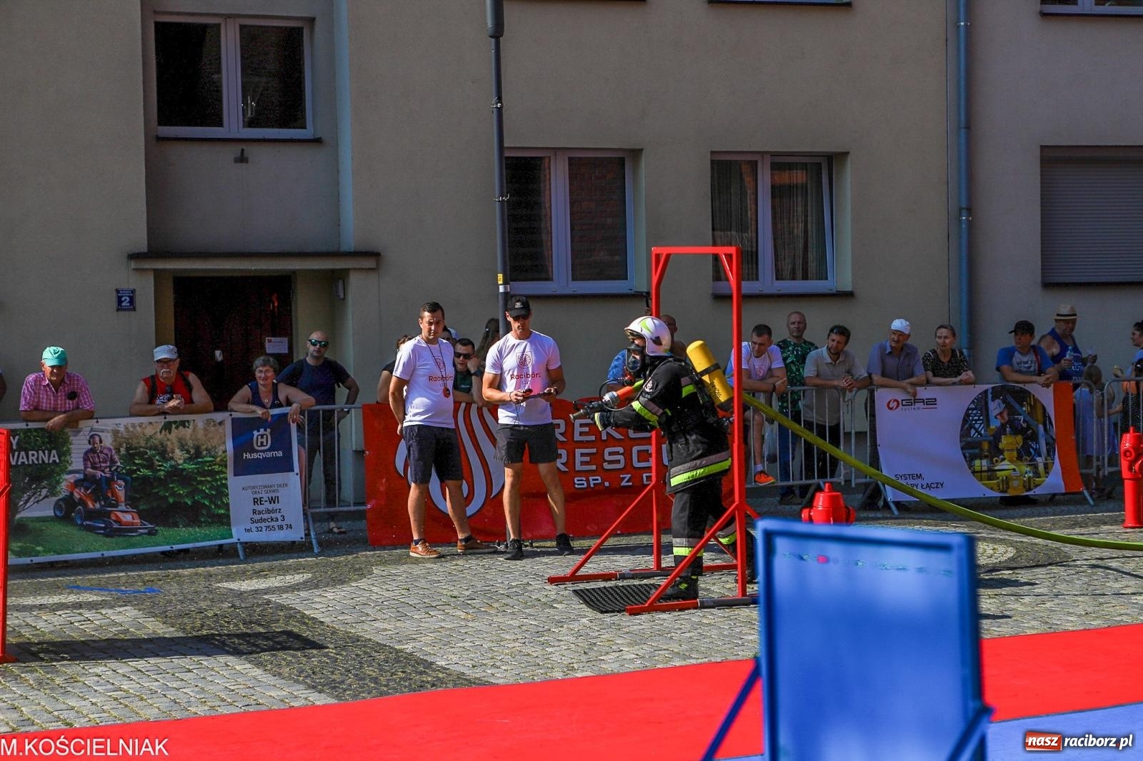 Zdjęcie w galerii na portalu naszraciborz.pl: Toughest Firefighter Racibórz - strażacka rywalizacja na pl. Dominikańskim [FOTO i WIDEO] wiadomości z regionu