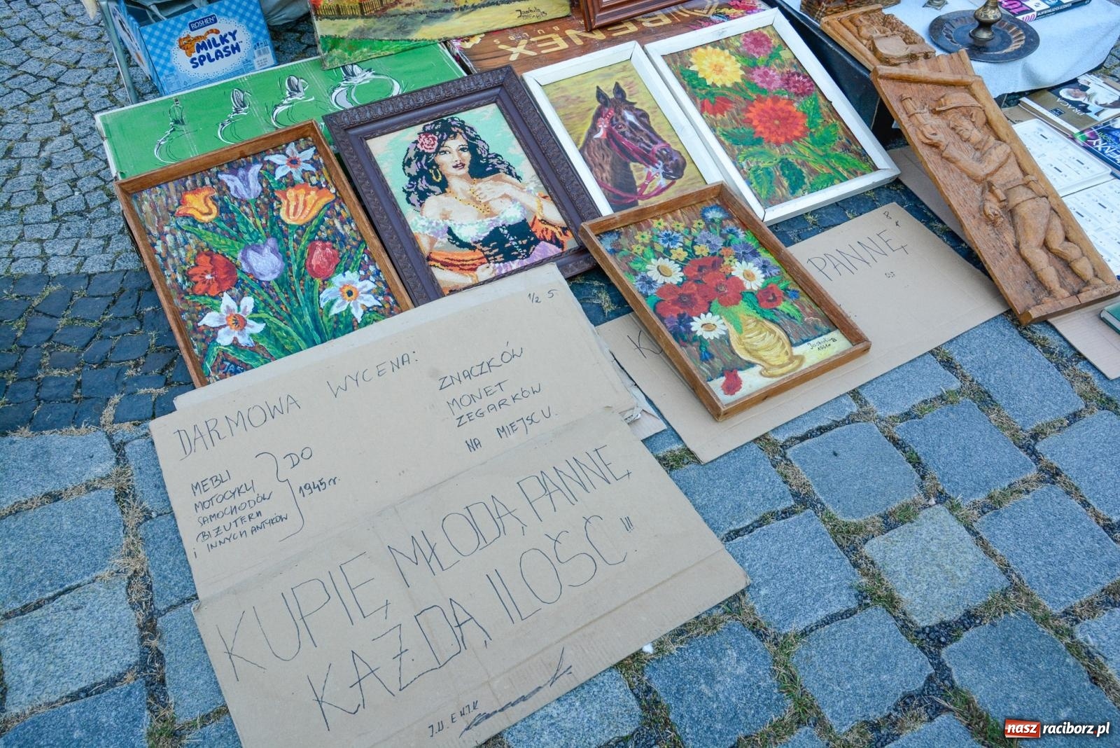 Zdjęcie w galerii na portalu naszraciborz.pl: Kupię młode panny, każdą ilość. Starocie i antyki przeniosły się na Rynek [FOTO i WIDEO] wiadomości z regionu