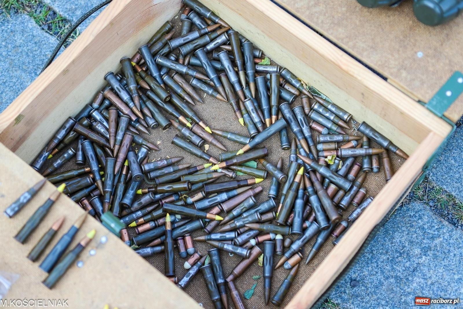 Zdjęcie w galerii na portalu naszraciborz.pl: Kupię młode panny, każdą ilość. Starocie i antyki przeniosły się na Rynek [FOTO i WIDEO] wiadomości z regionu