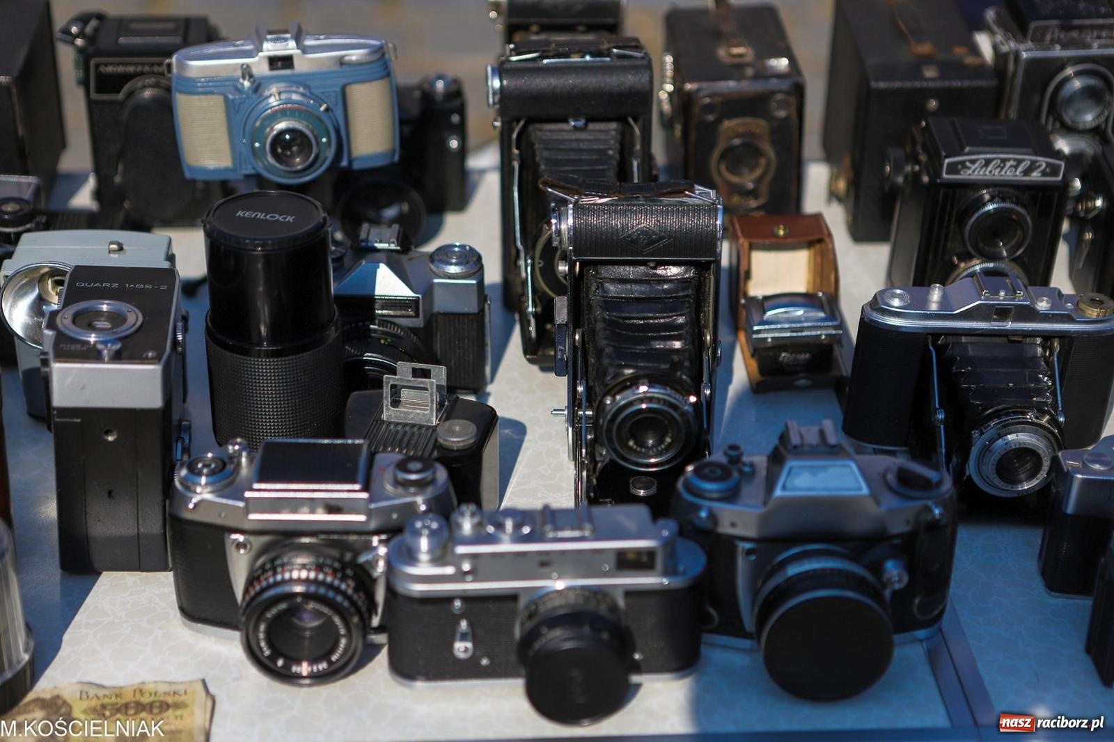 Zdjęcie w galerii na portalu naszraciborz.pl: Kupię młode panny, każdą ilość. Starocie i antyki przeniosły się na Rynek [FOTO i WIDEO] wiadomości z regionu