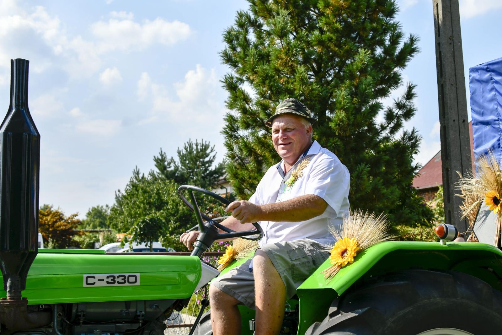 Zdjęcie w galerii na portalu naszraciborz.pl: W Łańcach odbyły się dożynki. Pierwsze w powiecie [FOTO i WIDEO] wiadomości z regionu