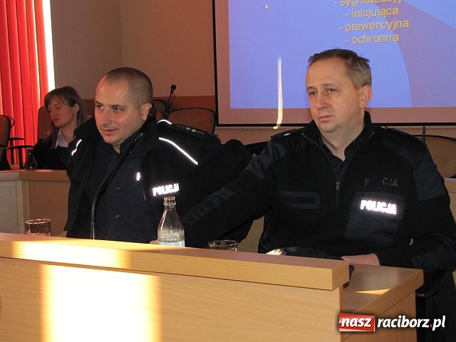 Zdjęcie w galerii na portalu naszraciborz.pl: Komendant omawiał tajne TAKTYKI wiadomości z regionu