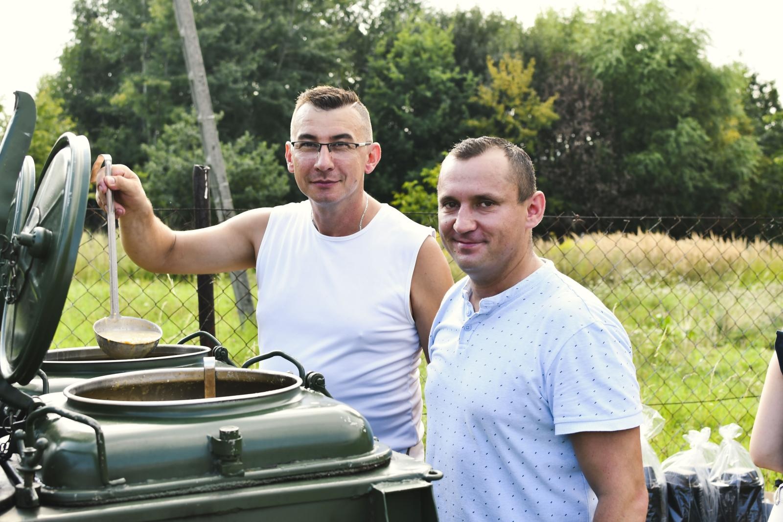 Zdjęcie w galerii na portalu naszraciborz.pl: Plejada gwiazd na festynie w Brzeziu [FOTO i WIDEO] wiadomości z regionu