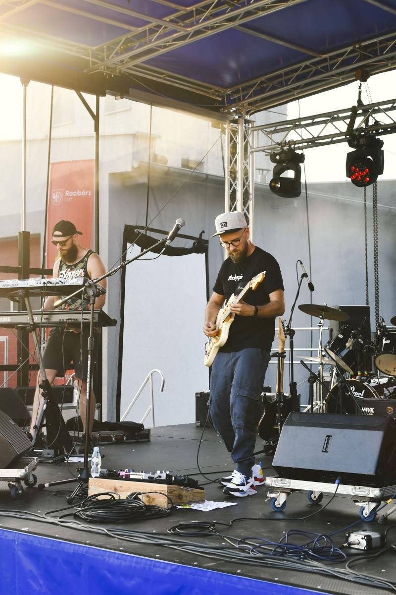 Zdjęcie w galerii na portalu naszraciborz.pl: Plejada gwiazd na festynie w Brzeziu [FOTO i WIDEO] wiadomości z regionu