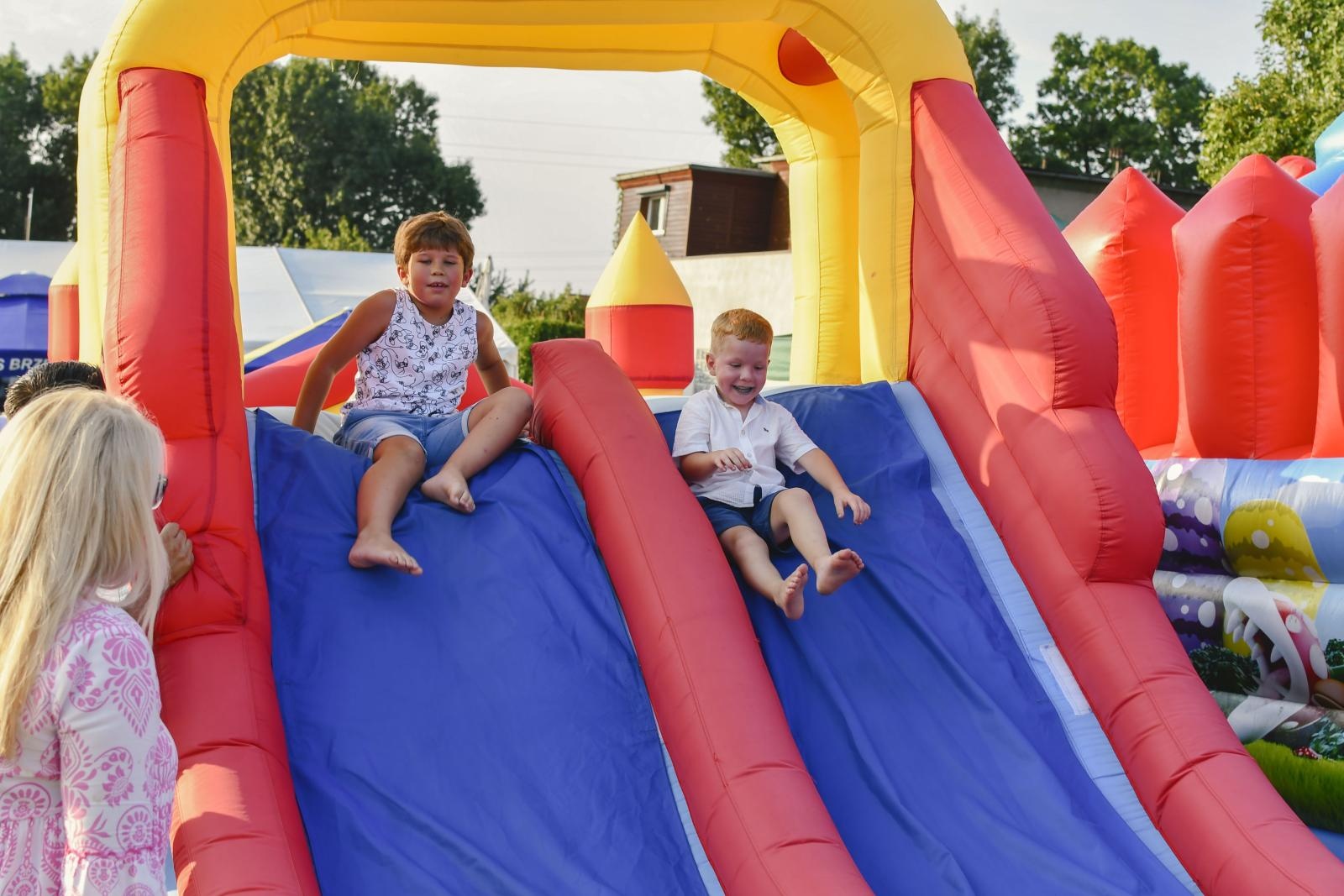Zdjęcie w galerii na portalu naszraciborz.pl: Plejada gwiazd na festynie w Brzeziu [FOTO i WIDEO] wiadomości z regionu