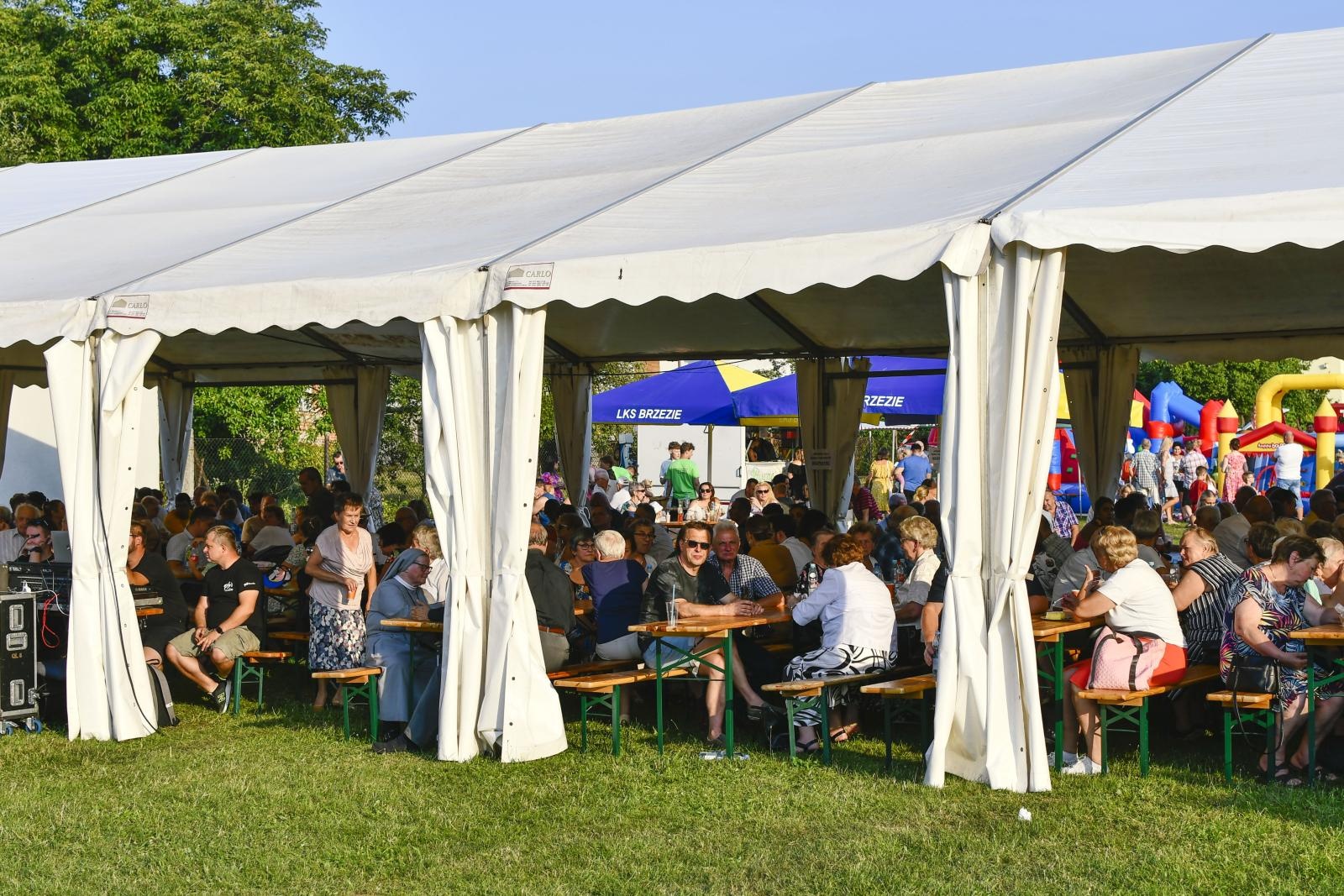 Zdjęcie w galerii na portalu naszraciborz.pl: Plejada gwiazd na festynie w Brzeziu [FOTO i WIDEO] wiadomości z regionu