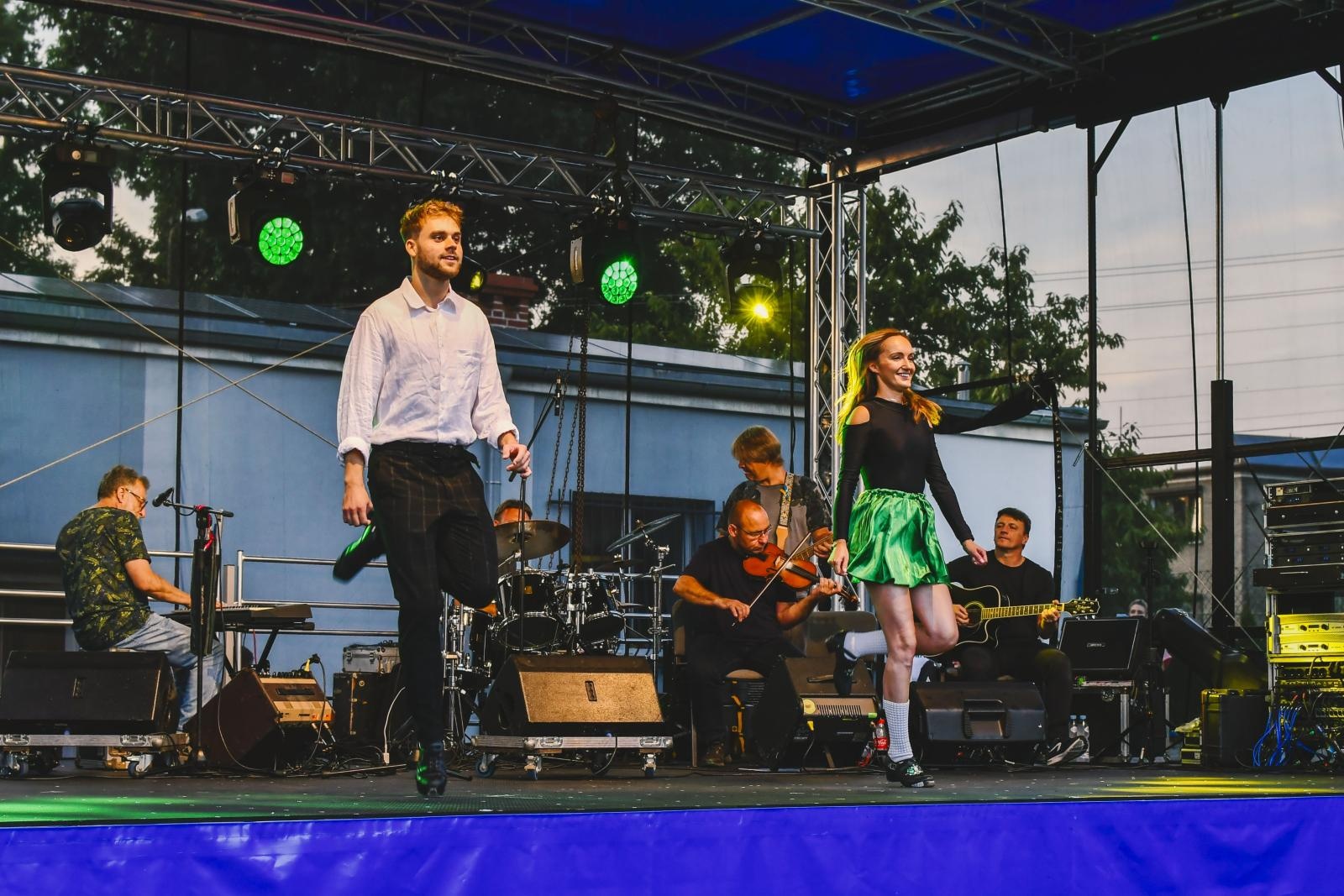 Zdjęcie w galerii na portalu naszraciborz.pl: Plejada gwiazd na festynie w Brzeziu [FOTO i WIDEO] wiadomości z regionu