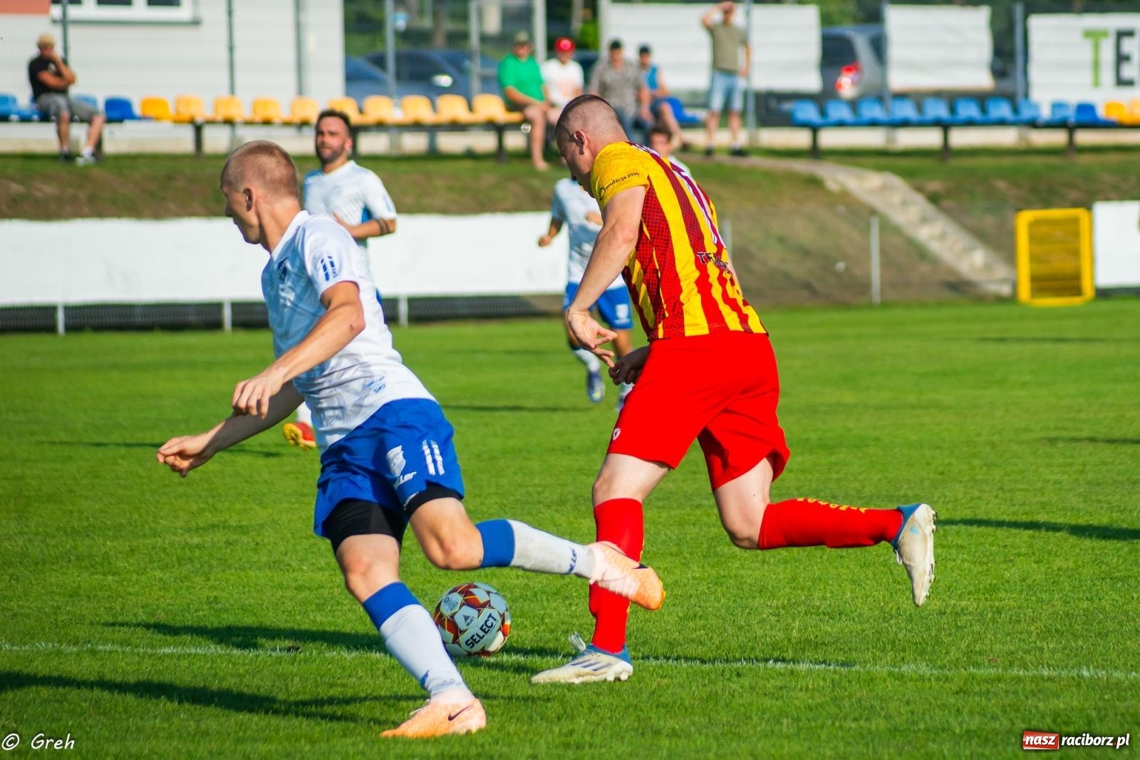 Zdjęcie w galerii na portalu naszraciborz.pl: Płomień z Połomi pochłonął Racibórz. Kolejny mecz Unii bez punktów [FOTO] wiadomości z regionu