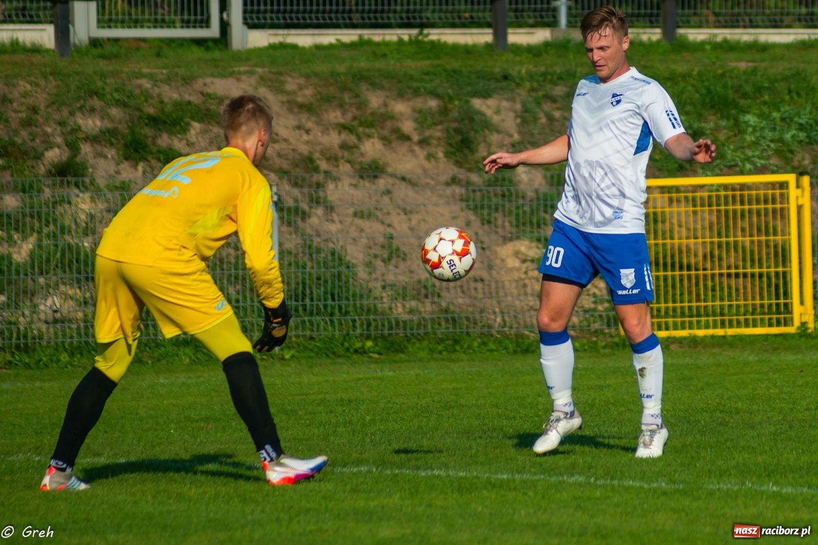 Zdjęcie w galerii na portalu naszraciborz.pl: Płomień z Połomi pochłonął Racibórz. Kolejny mecz Unii bez punktów [FOTO] wiadomości z regionu