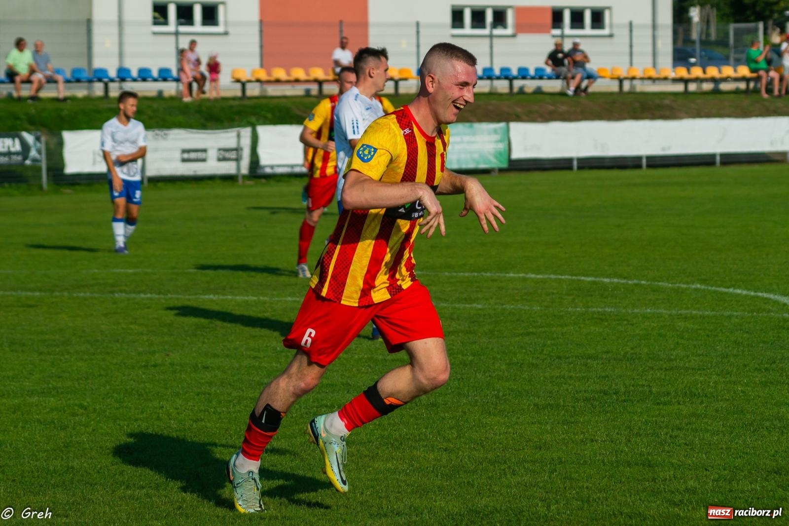 Zdjęcie w galerii na portalu naszraciborz.pl: Płomień z Połomi pochłonął Racibórz. Kolejny mecz Unii bez punktów [FOTO] wiadomości z regionu