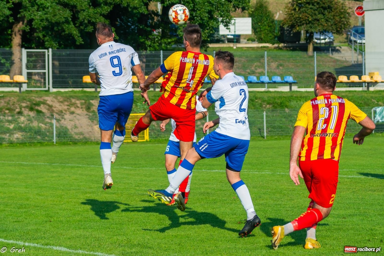 Zdjęcie w galerii na portalu naszraciborz.pl: Płomień z Połomi pochłonął Racibórz. Kolejny mecz Unii bez punktów [FOTO] wiadomości z regionu