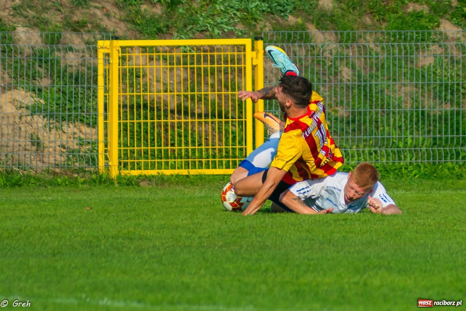 Zdjęcie w galerii na portalu naszraciborz.pl: Płomień z Połomi pochłonął Racibórz. Kolejny mecz Unii bez punktów [FOTO] wiadomości z regionu
