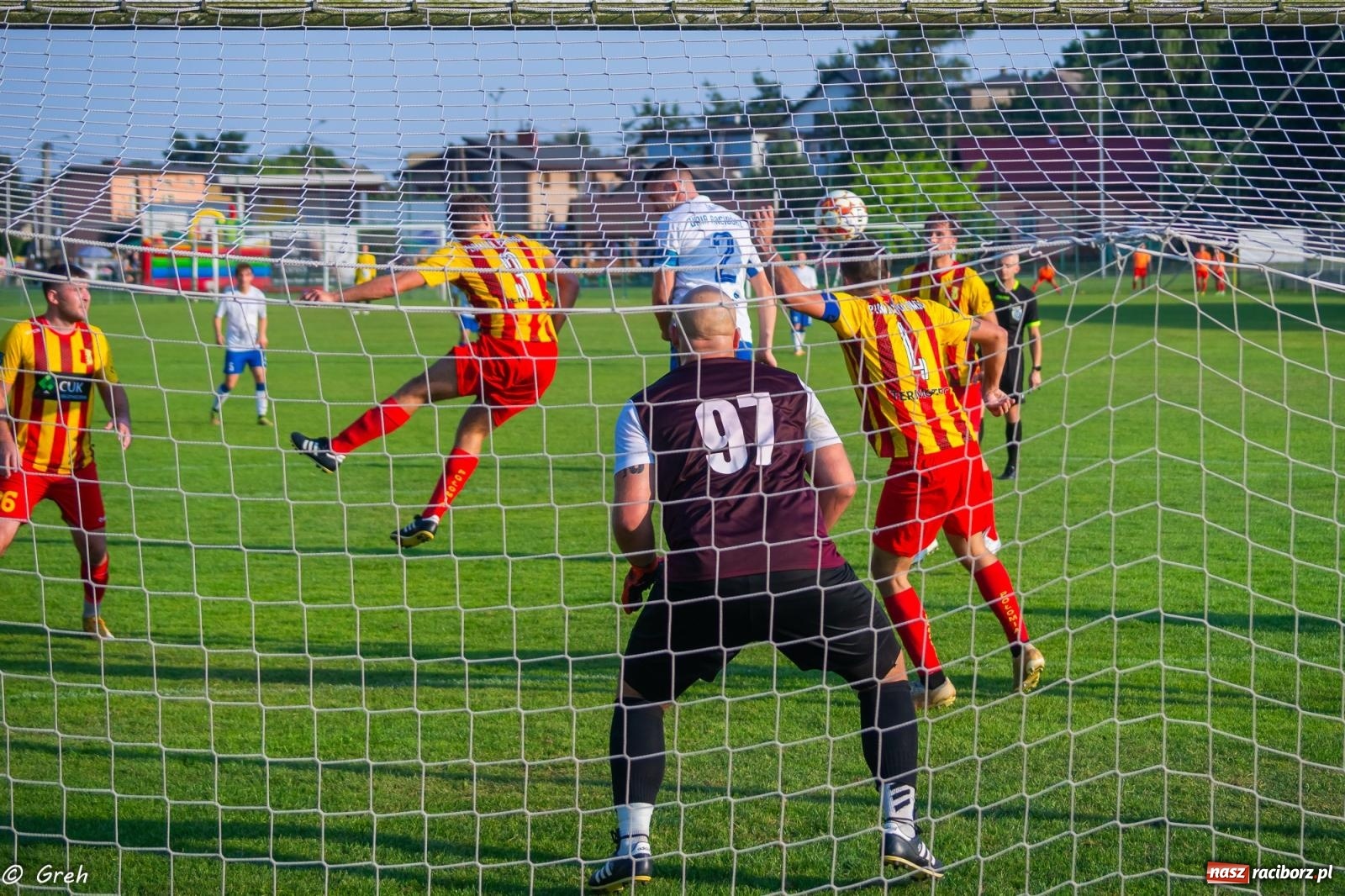Zdjęcie w galerii na portalu naszraciborz.pl: Płomień z Połomi pochłonął Racibórz. Kolejny mecz Unii bez punktów [FOTO] wiadomości z regionu