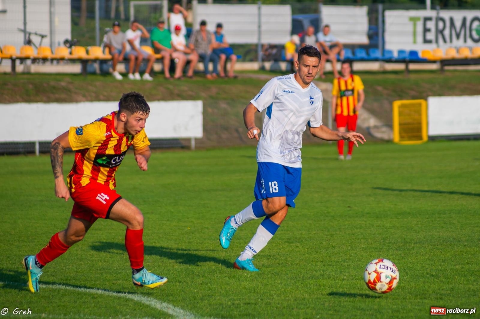 Zdjęcie w galerii na portalu naszraciborz.pl: Płomień z Połomi pochłonął Racibórz. Kolejny mecz Unii bez punktów [FOTO] wiadomości z regionu