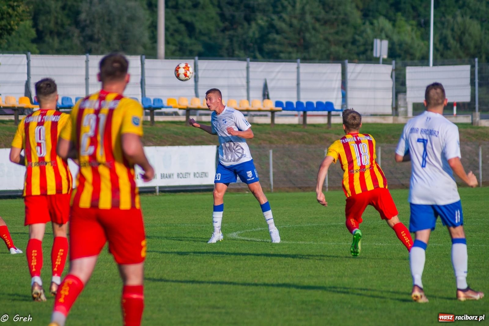 Zdjęcie w galerii na portalu naszraciborz.pl: Płomień z Połomi pochłonął Racibórz. Kolejny mecz Unii bez punktów [FOTO] wiadomości z regionu