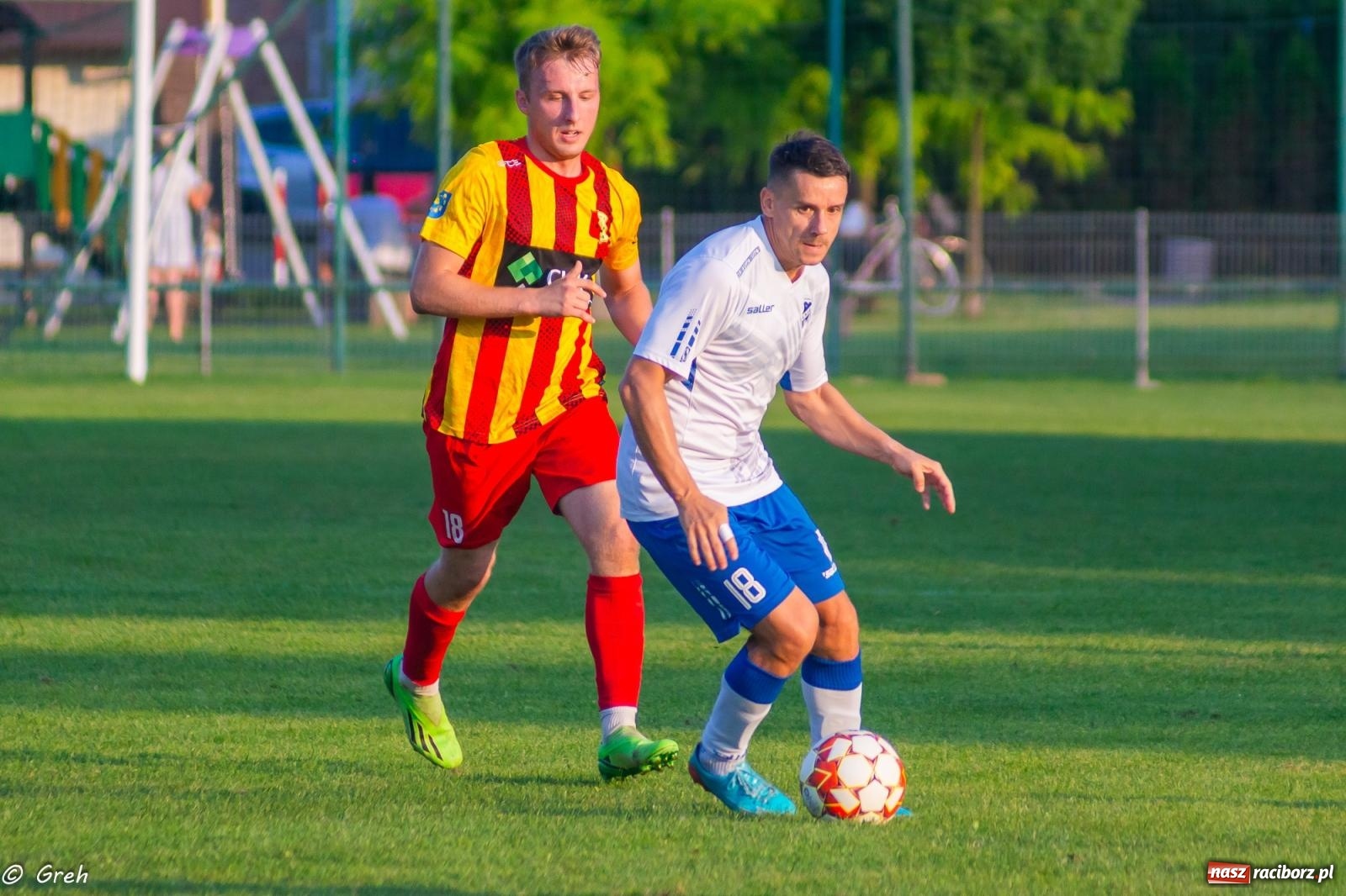 Zdjęcie w galerii na portalu naszraciborz.pl: Płomień z Połomi pochłonął Racibórz. Kolejny mecz Unii bez punktów [FOTO] wiadomości z regionu
