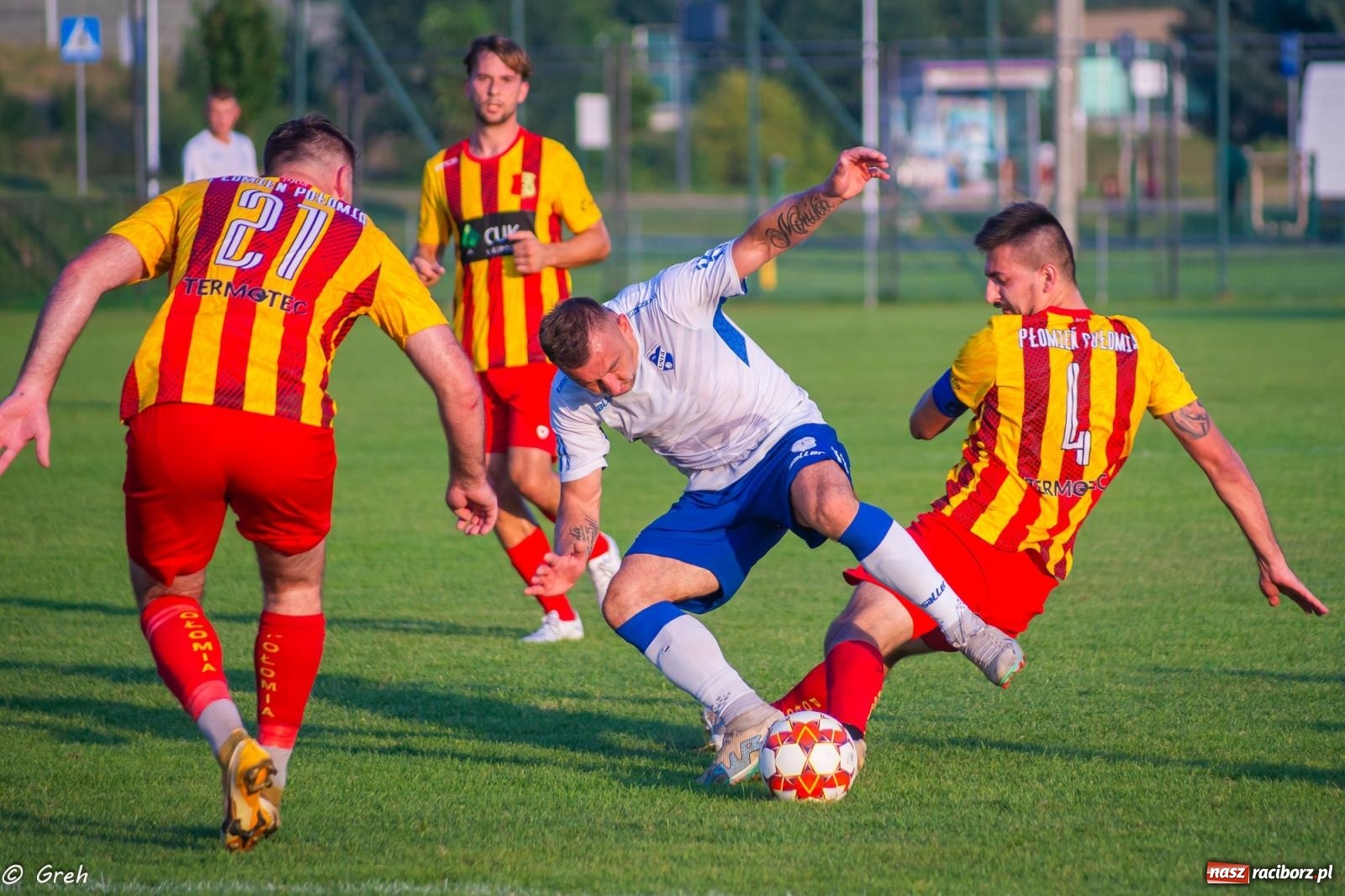 Zdjęcie w galerii na portalu naszraciborz.pl: Płomień z Połomi pochłonął Racibórz. Kolejny mecz Unii bez punktów [FOTO] wiadomości z regionu