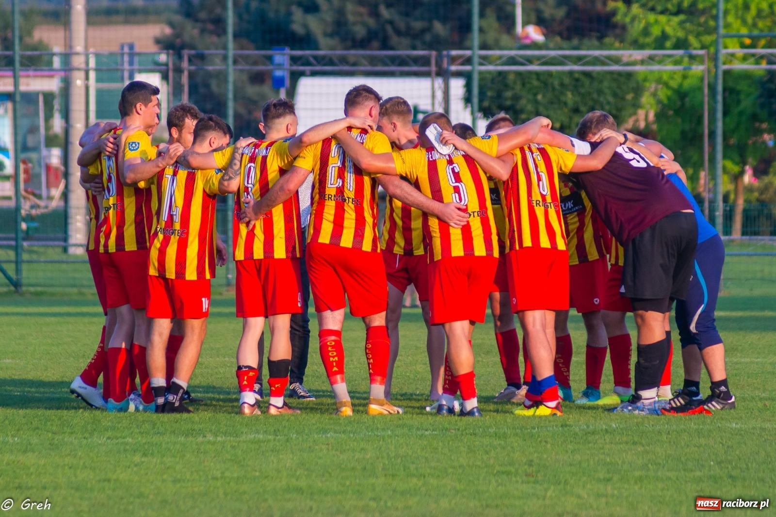 Zdjęcie w galerii na portalu naszraciborz.pl: Płomień z Połomi pochłonął Racibórz. Kolejny mecz Unii bez punktów [FOTO] wiadomości z regionu