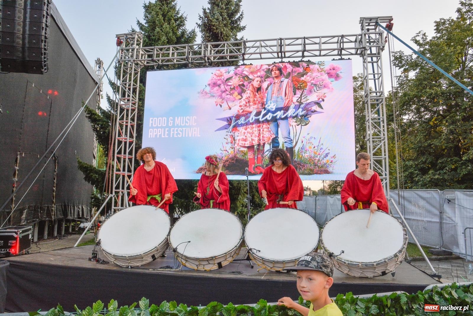 Zdjęcie w galerii na portalu naszraciborz.pl: Malvva, Miętha i jabłonkowe miasteczko [FOTO i WIDEO] wiadomości z regionu