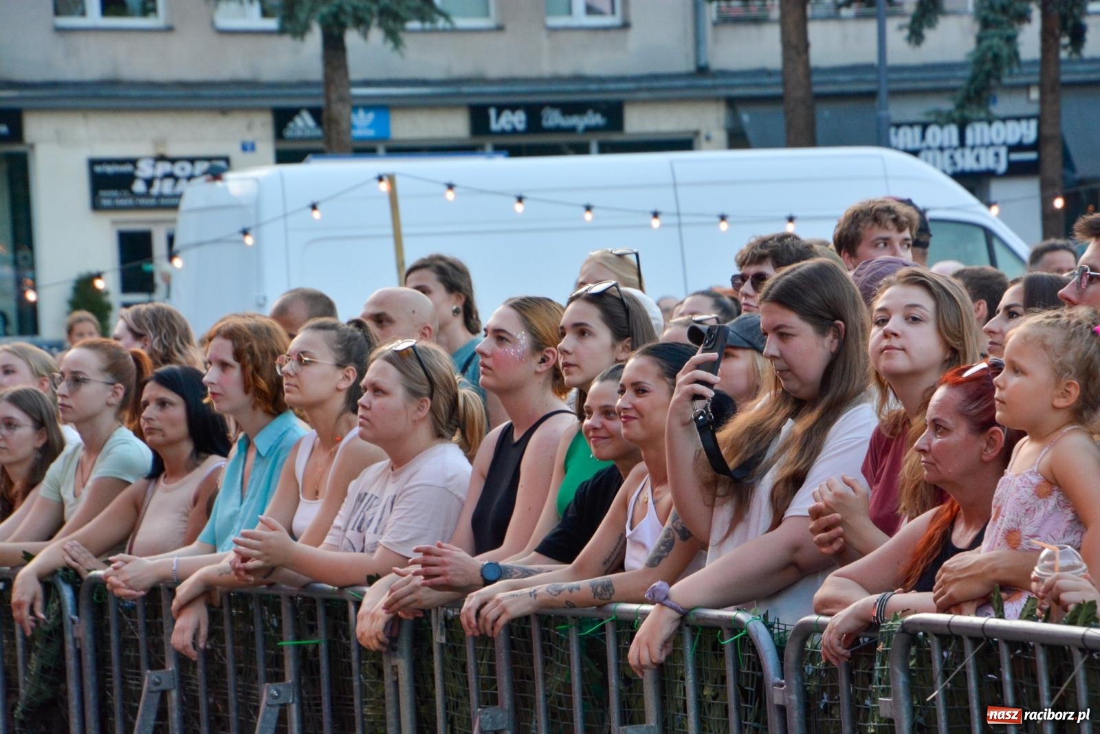 Zdjęcie w galerii na portalu naszraciborz.pl: Malvva, Miętha i jabłonkowe miasteczko [FOTO i WIDEO] wiadomości z regionu