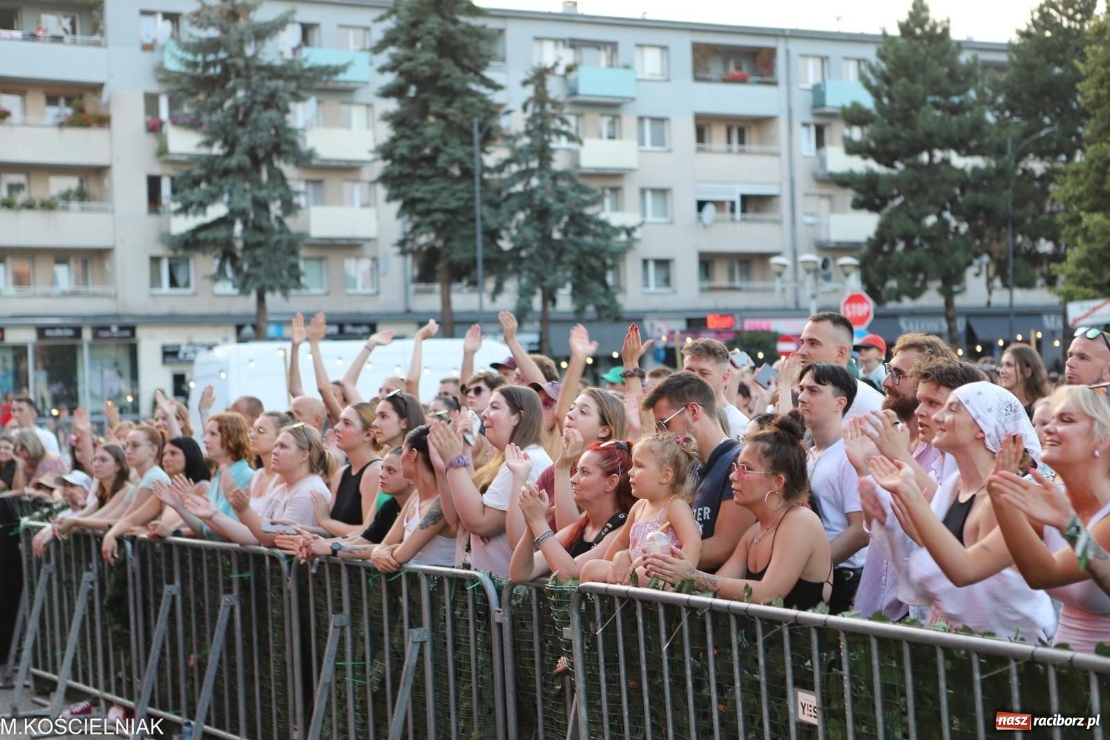 Zdjęcie w galerii na portalu naszraciborz.pl: Malvva, Miętha i jabłonkowe miasteczko [FOTO i WIDEO] wiadomości z regionu