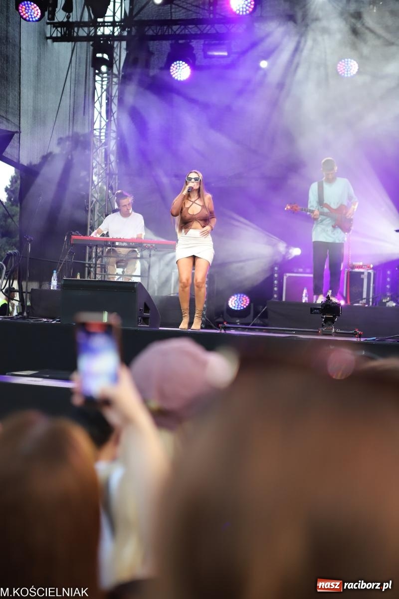 Zdjęcie w galerii na portalu naszraciborz.pl: Malvva, Miętha i jabłonkowe miasteczko [FOTO i WIDEO] wiadomości z regionu