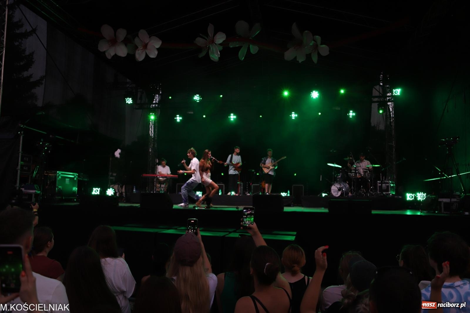 Zdjęcie w galerii na portalu naszraciborz.pl: Malvva, Miętha i jabłonkowe miasteczko [FOTO i WIDEO] wiadomości z regionu