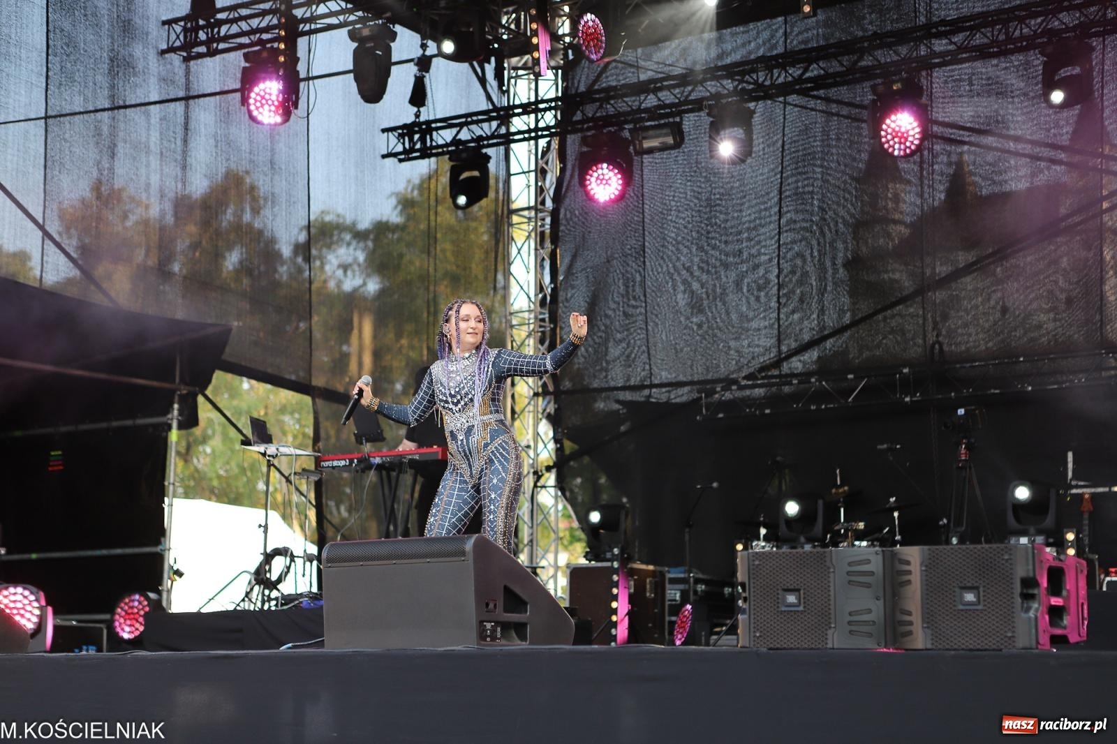 Zdjęcie w galerii na portalu naszraciborz.pl: Malvva, Miętha i jabłonkowe miasteczko [FOTO i WIDEO] wiadomości z regionu