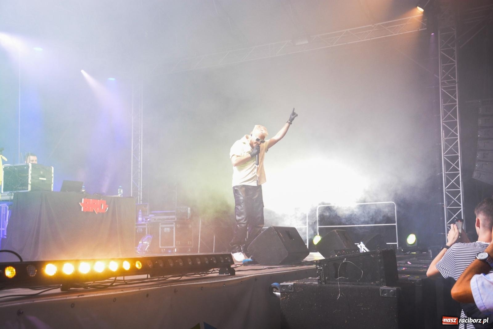 Zdjęcie w galerii na portalu naszraciborz.pl: B.R.O zapełnił nocą zamkowy dziedziniec [FOTO i WIDEO] wiadomości z regionu