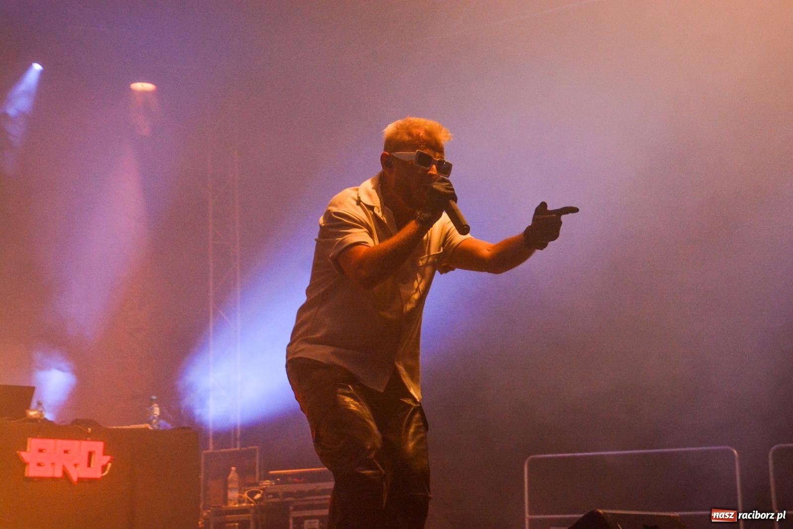 Zdjęcie w galerii na portalu naszraciborz.pl: B.R.O zapełnił nocą zamkowy dziedziniec [FOTO i WIDEO] wiadomości z regionu