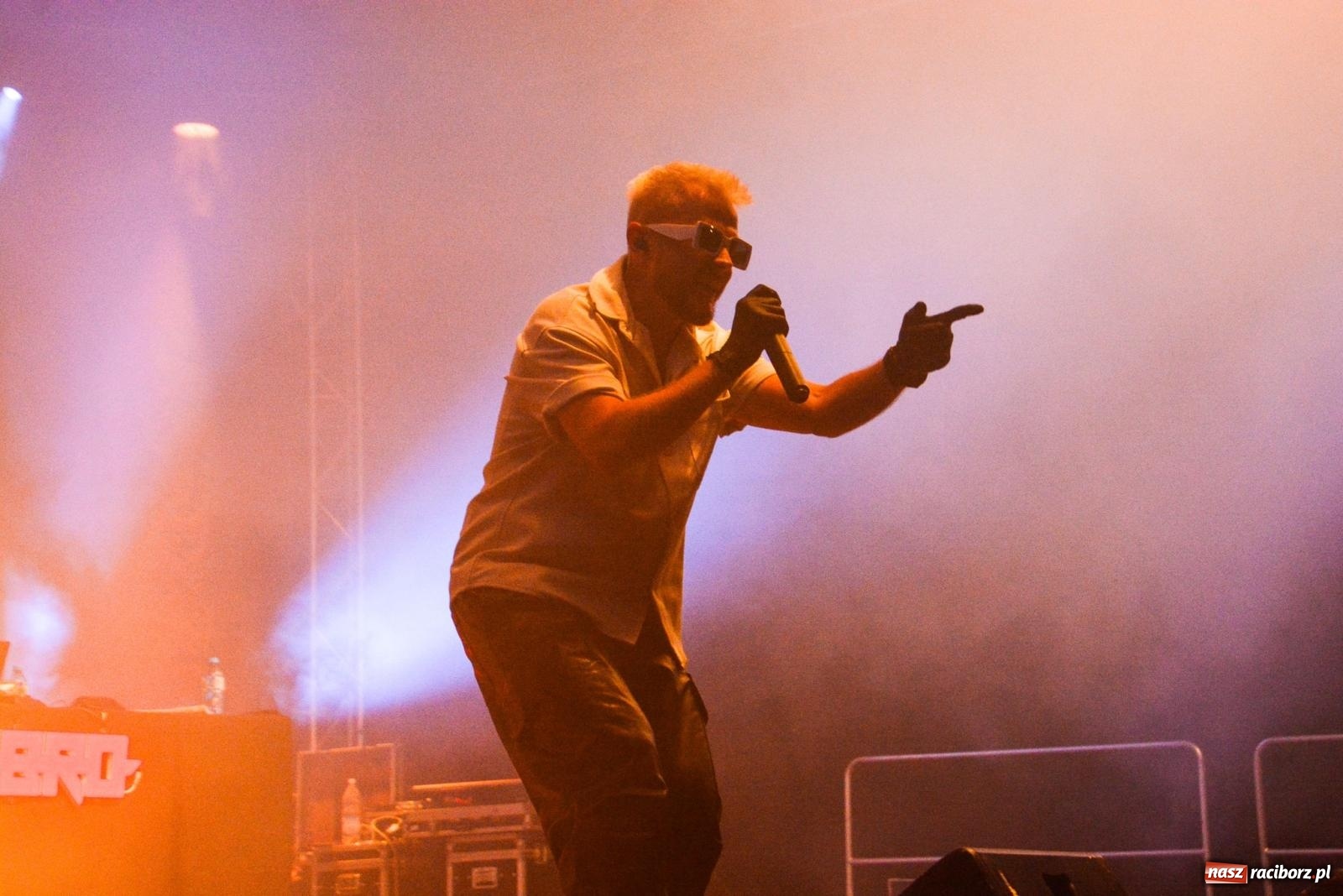 Zdjęcie w galerii na portalu naszraciborz.pl: B.R.O zapełnił nocą zamkowy dziedziniec [FOTO i WIDEO] wiadomości z regionu