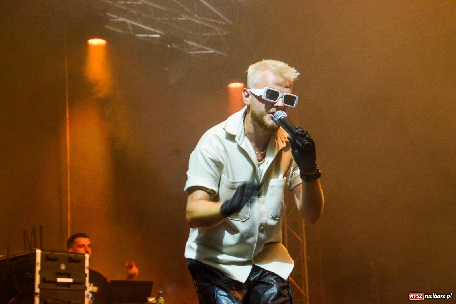 Zdjęcie w galerii na portalu naszraciborz.pl: B.R.O zapełnił nocą zamkowy dziedziniec [FOTO i WIDEO] wiadomości z regionu