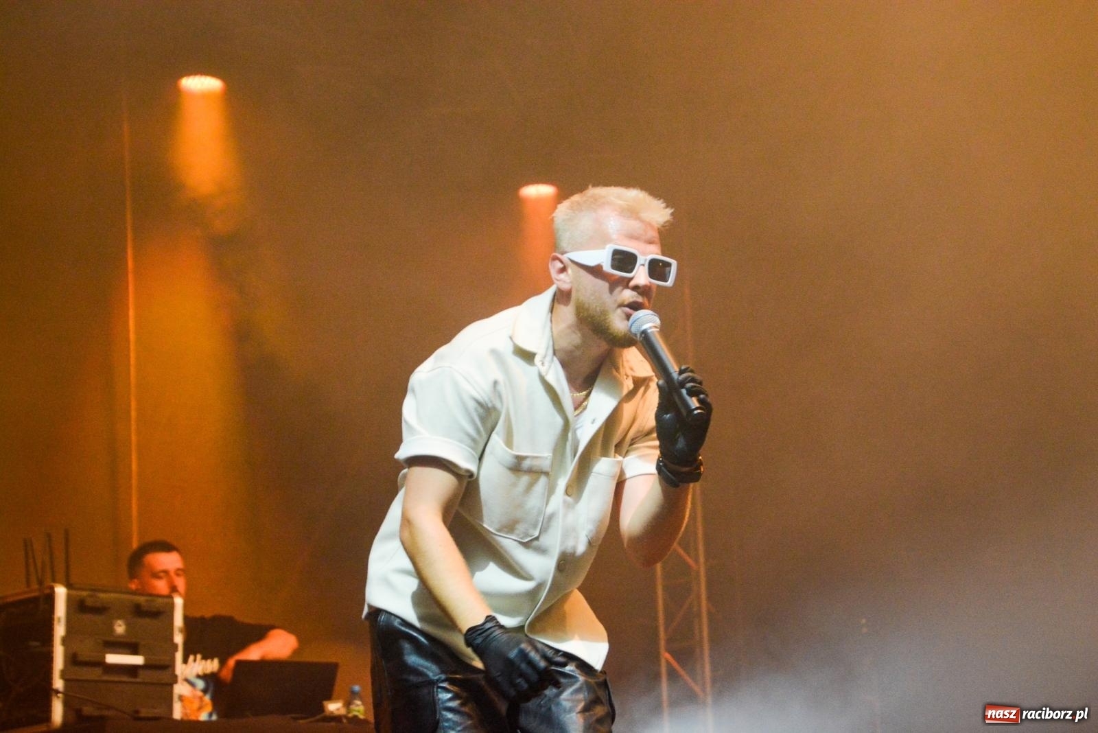 Zdjęcie w galerii na portalu naszraciborz.pl: B.R.O zapełnił nocą zamkowy dziedziniec [FOTO i WIDEO] wiadomości z regionu