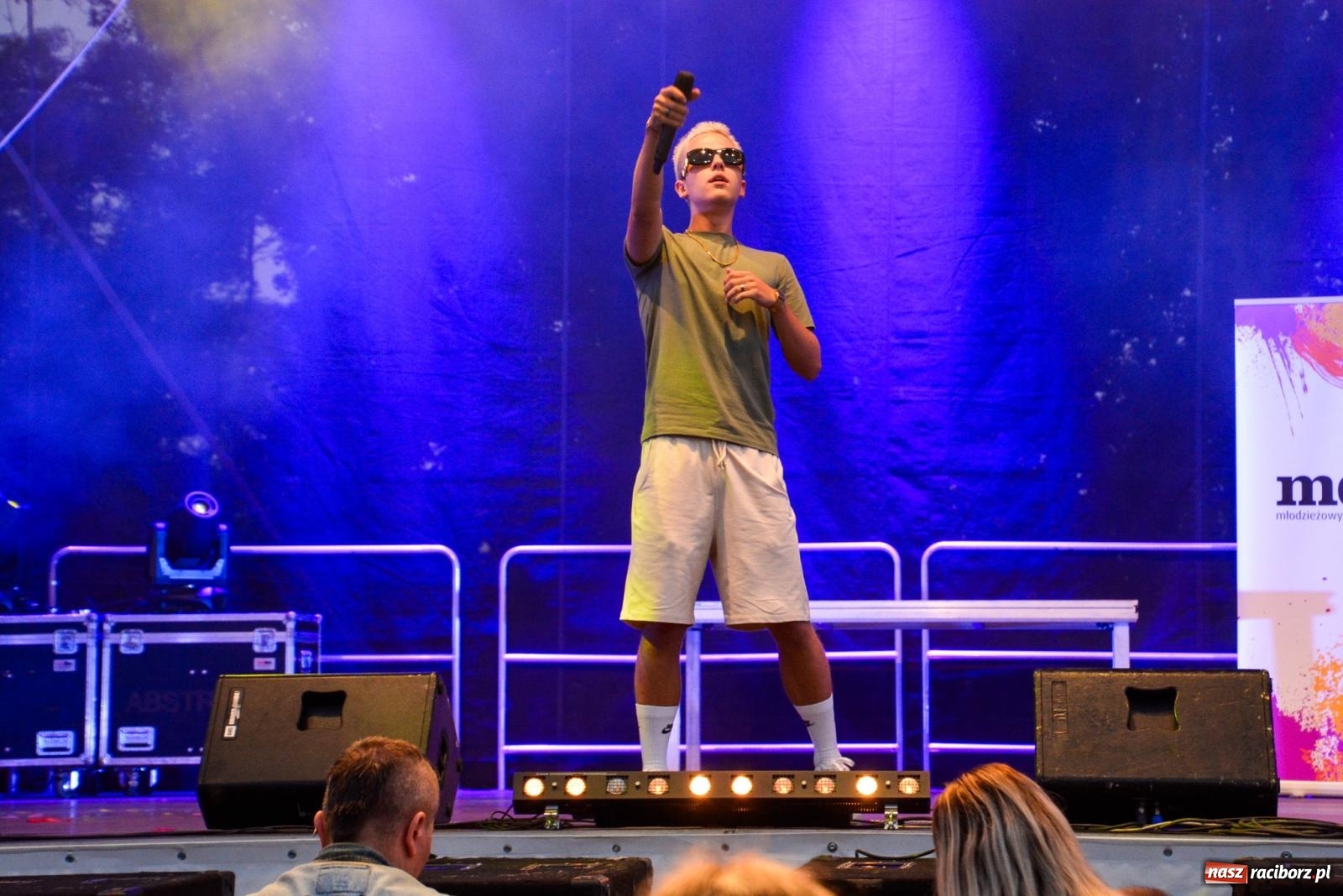 Zdjęcie w galerii na portalu naszraciborz.pl: B.R.O zapełnił nocą zamkowy dziedziniec [FOTO i WIDEO] wiadomości z regionu