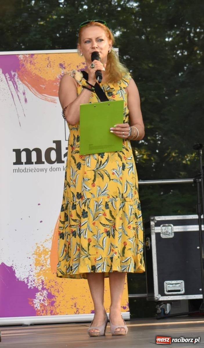 Zdjęcie w galerii na portalu naszraciborz.pl: B.R.O zapełnił nocą zamkowy dziedziniec [FOTO i WIDEO] wiadomości z regionu