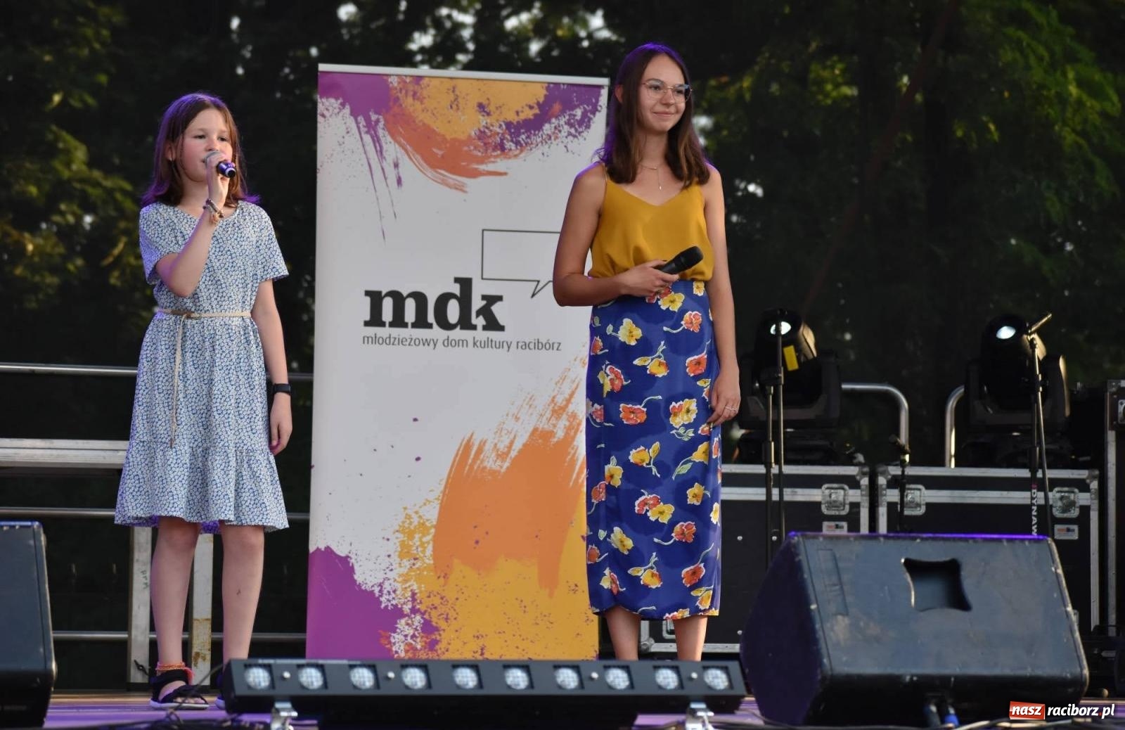 Zdjęcie w galerii na portalu naszraciborz.pl: B.R.O zapełnił nocą zamkowy dziedziniec [FOTO i WIDEO] wiadomości z regionu