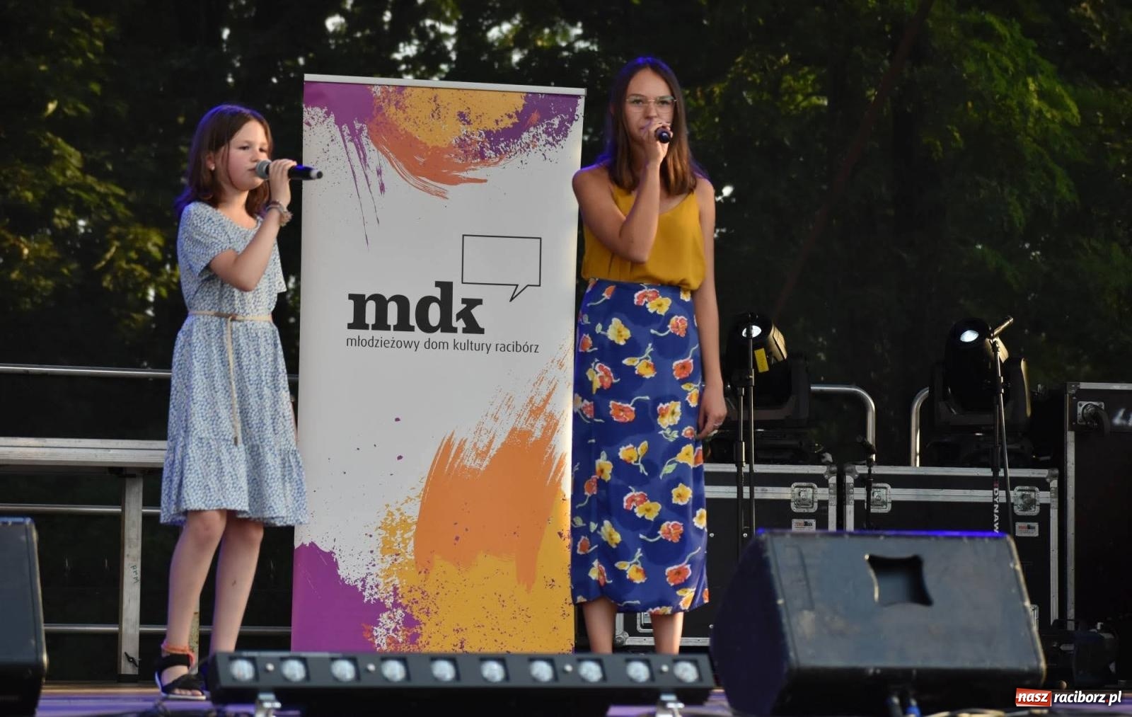 Zdjęcie w galerii na portalu naszraciborz.pl: B.R.O zapełnił nocą zamkowy dziedziniec [FOTO i WIDEO] wiadomości z regionu