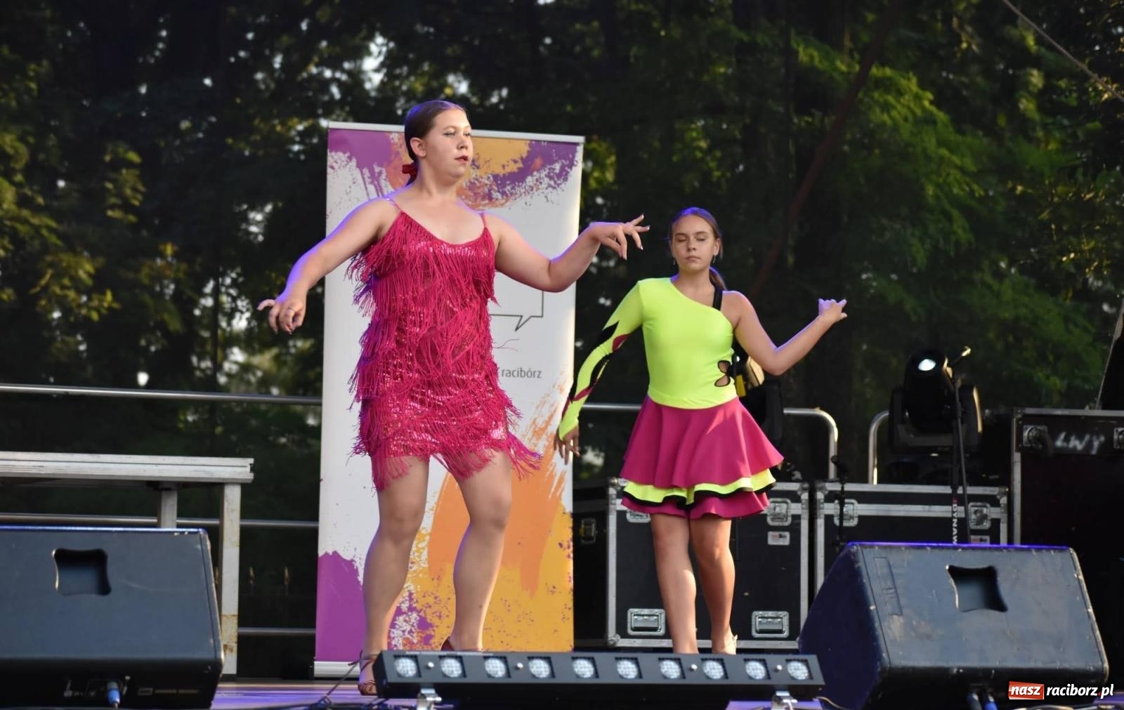 Zdjęcie w galerii na portalu naszraciborz.pl: B.R.O zapełnił nocą zamkowy dziedziniec [FOTO i WIDEO] wiadomości z regionu