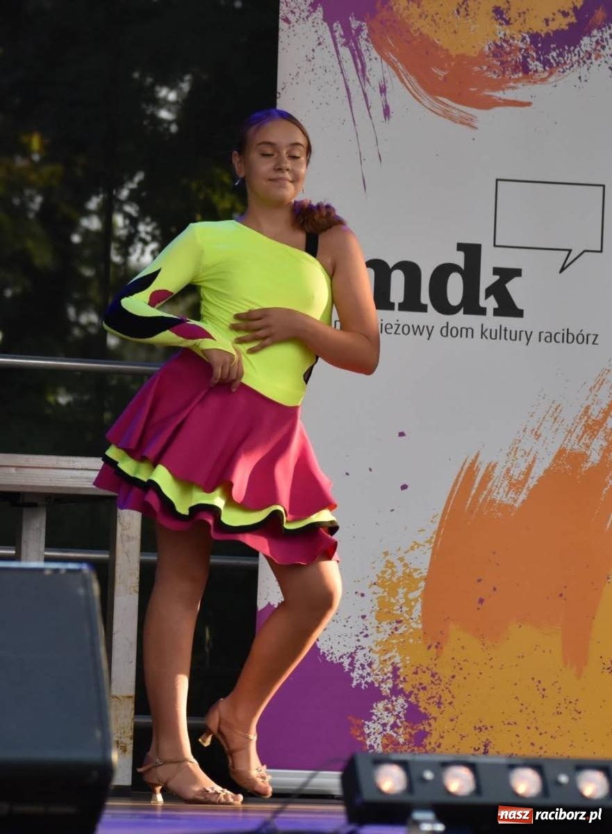 Zdjęcie w galerii na portalu naszraciborz.pl: B.R.O zapełnił nocą zamkowy dziedziniec [FOTO i WIDEO] wiadomości z regionu