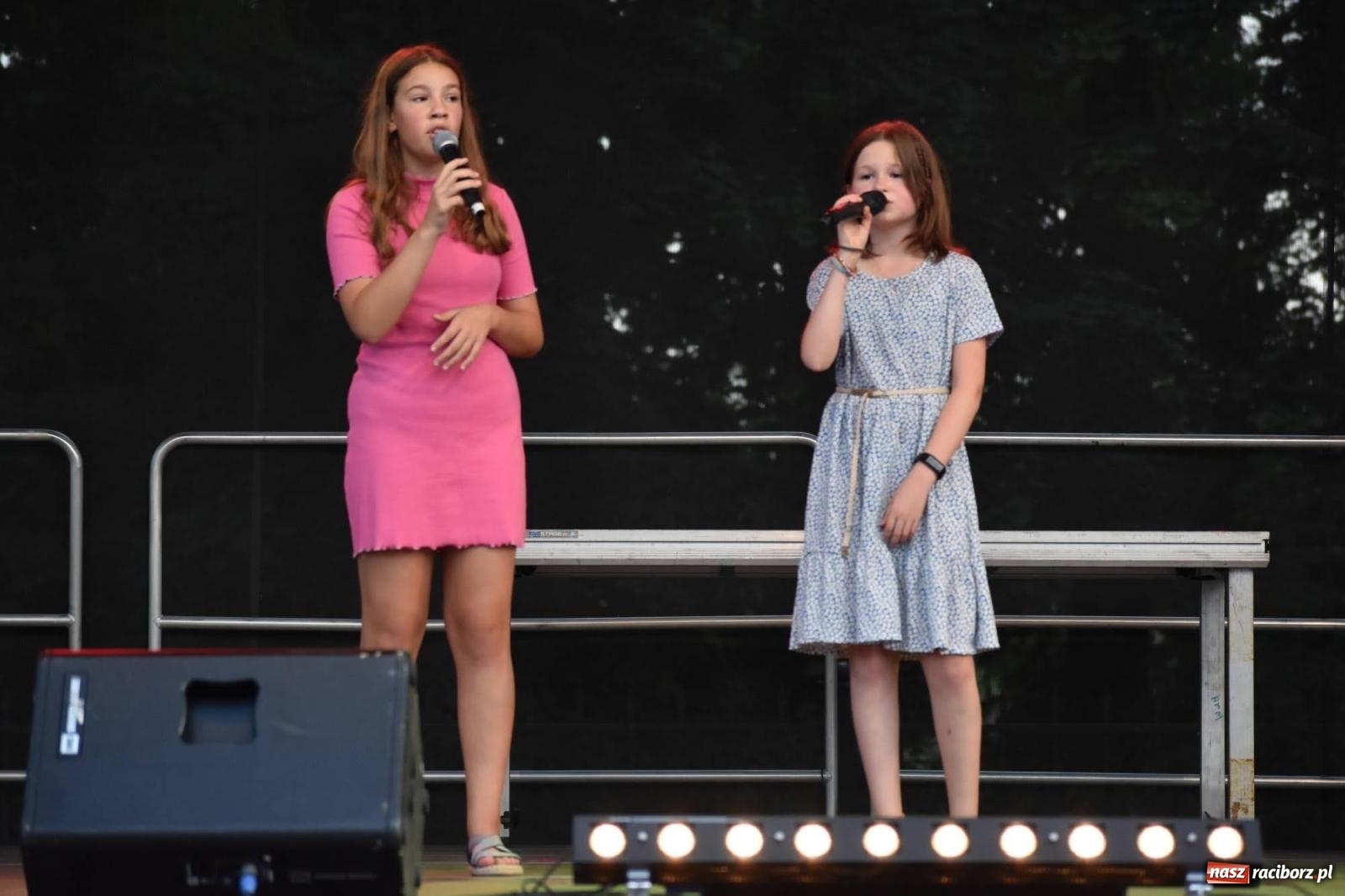 Zdjęcie w galerii na portalu naszraciborz.pl: B.R.O zapełnił nocą zamkowy dziedziniec [FOTO i WIDEO] wiadomości z regionu