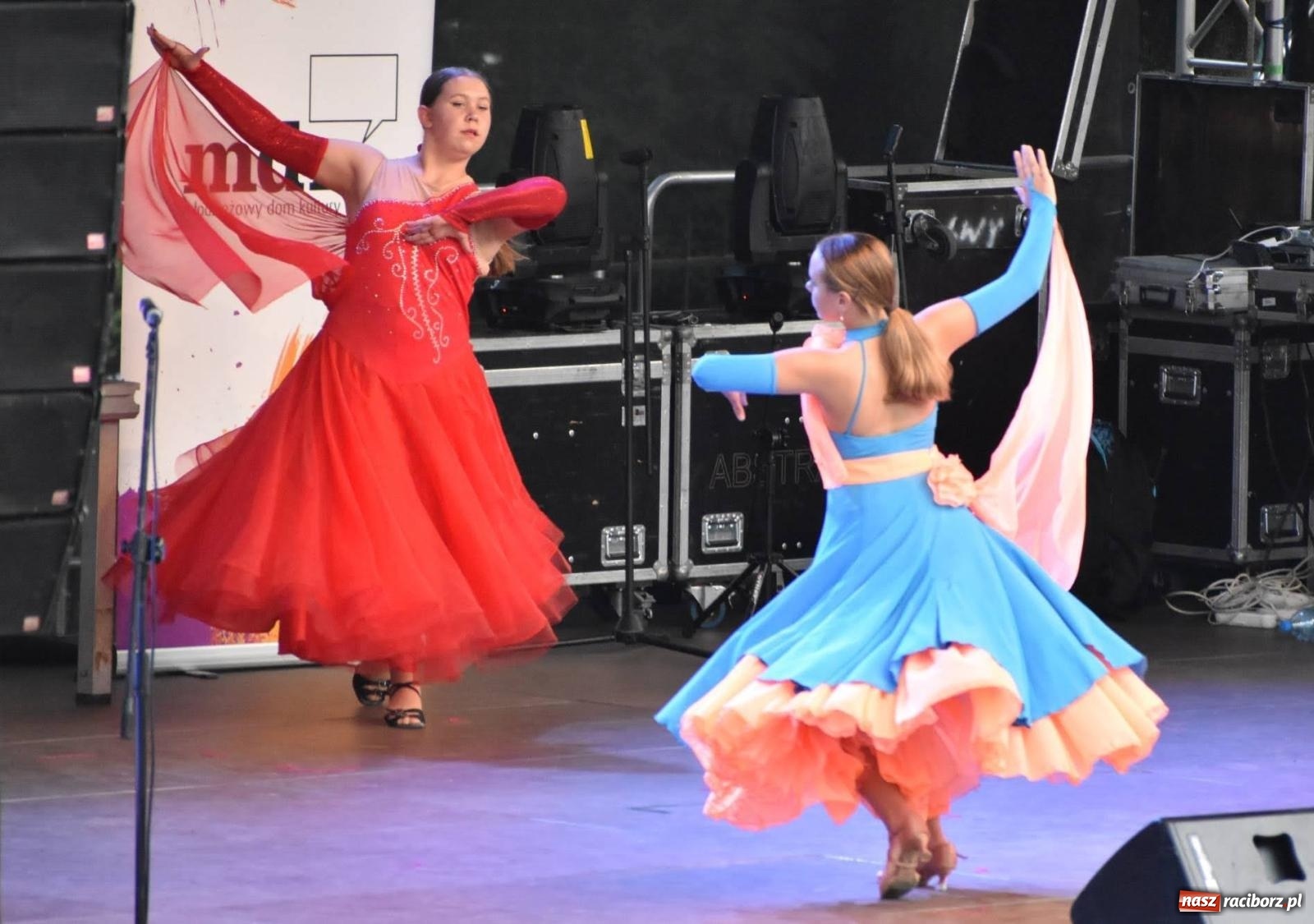 Zdjęcie w galerii na portalu naszraciborz.pl: B.R.O zapełnił nocą zamkowy dziedziniec [FOTO i WIDEO] wiadomości z regionu