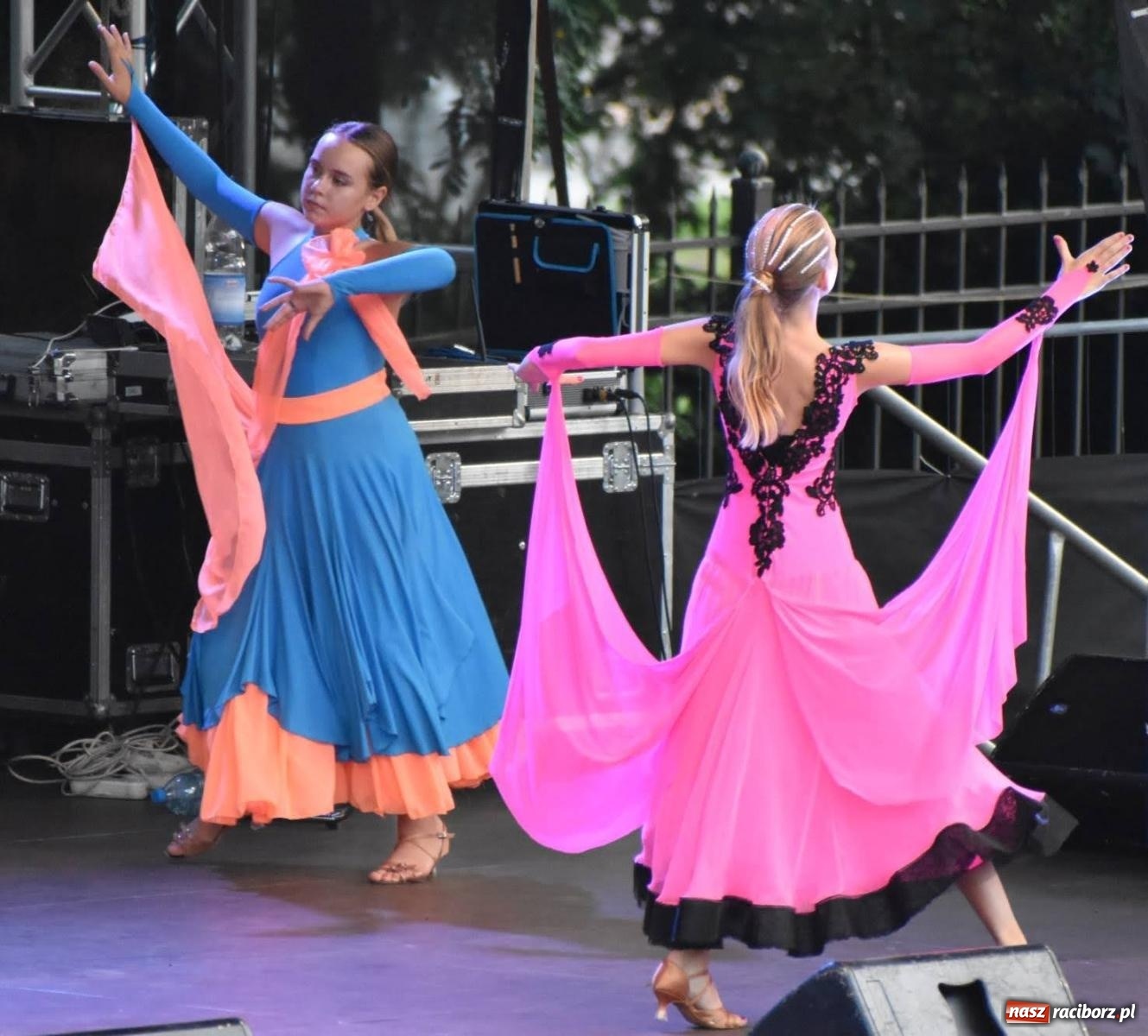 Zdjęcie w galerii na portalu naszraciborz.pl: B.R.O zapełnił nocą zamkowy dziedziniec [FOTO i WIDEO] wiadomości z regionu