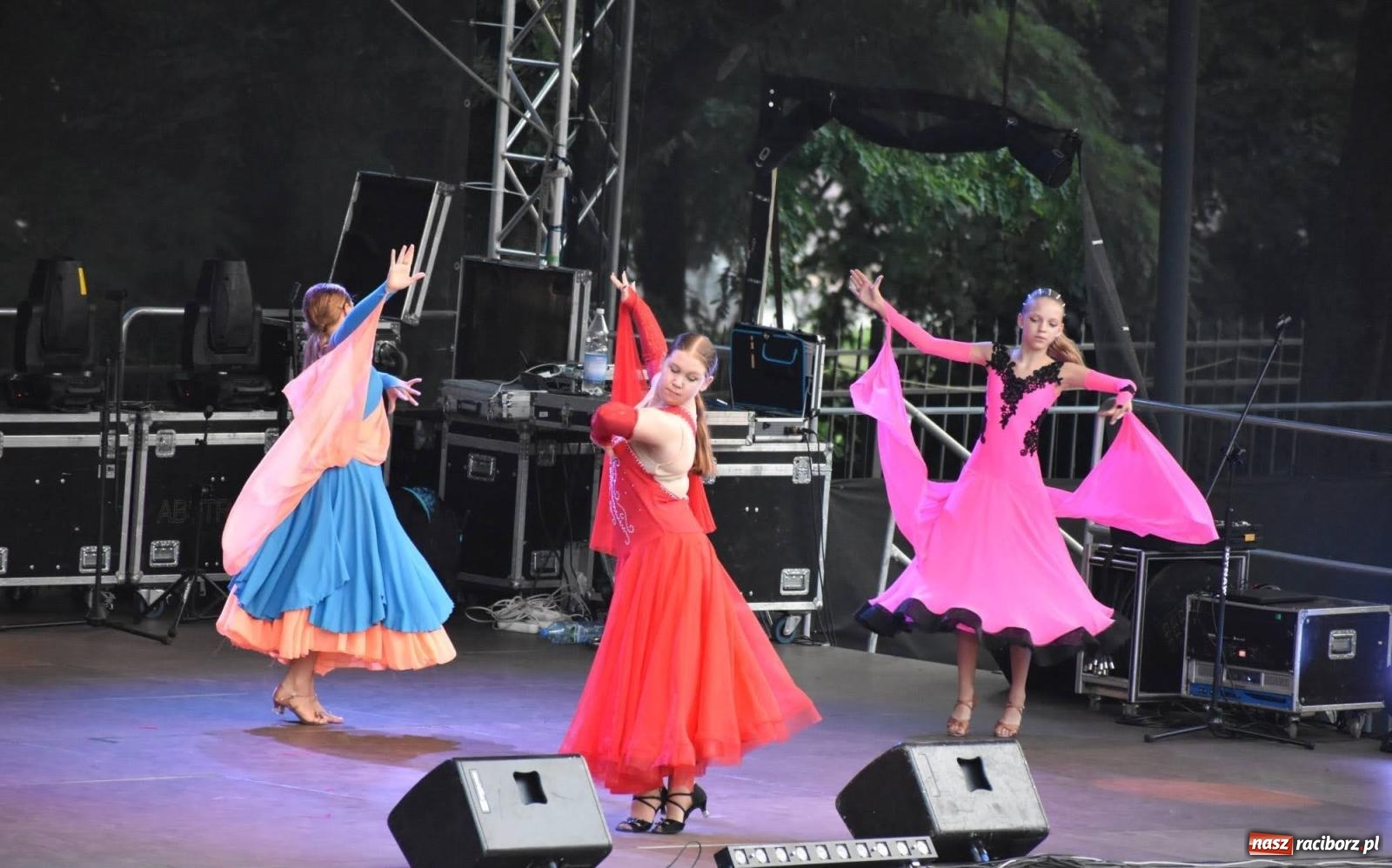 Zdjęcie w galerii na portalu naszraciborz.pl: B.R.O zapełnił nocą zamkowy dziedziniec [FOTO i WIDEO] wiadomości z regionu