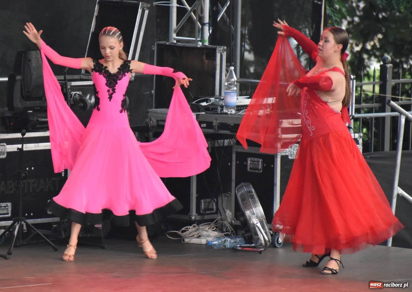 Zdjęcie w galerii na portalu naszraciborz.pl: B.R.O zapełnił nocą zamkowy dziedziniec [FOTO i WIDEO] wiadomości z regionu