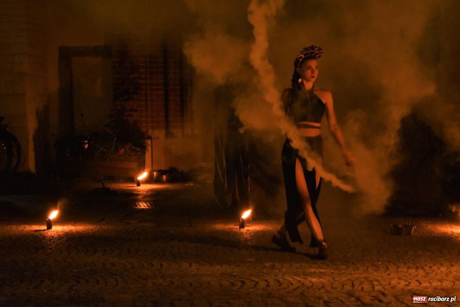 Zdjęcie w galerii na portalu naszraciborz.pl: B.R.O zapełnił nocą zamkowy dziedziniec [FOTO i WIDEO] wiadomości z regionu