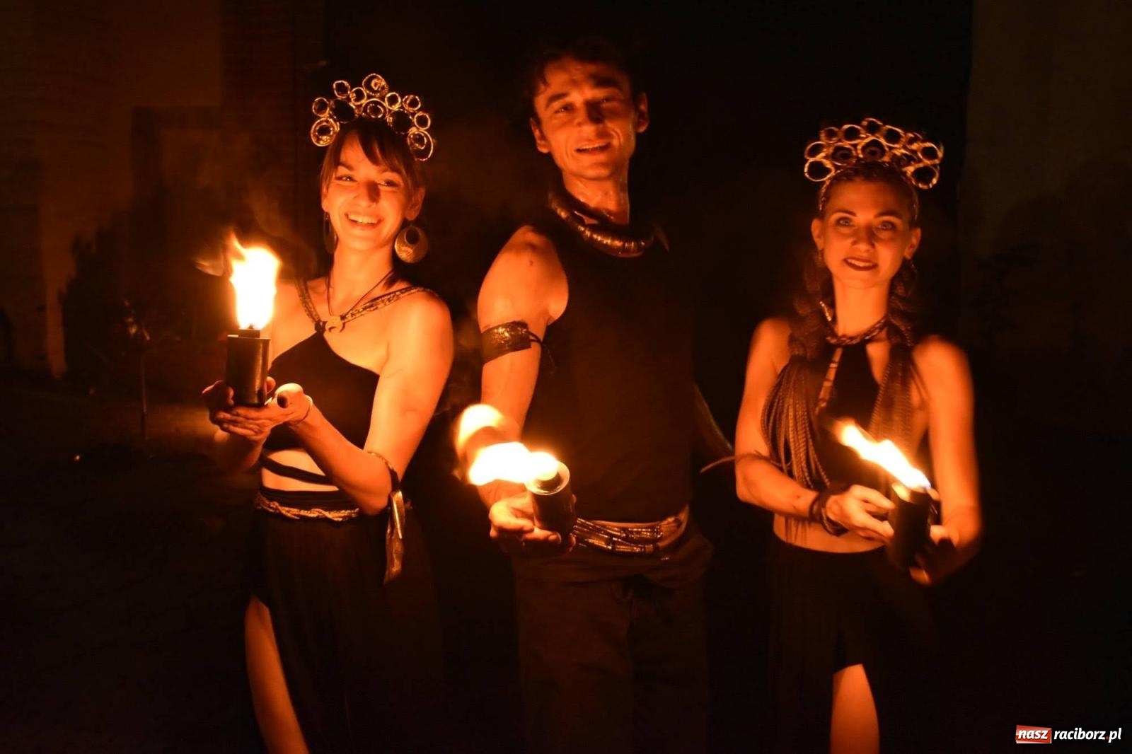 Zdjęcie w galerii na portalu naszraciborz.pl: B.R.O zapełnił nocą zamkowy dziedziniec [FOTO i WIDEO] wiadomości z regionu